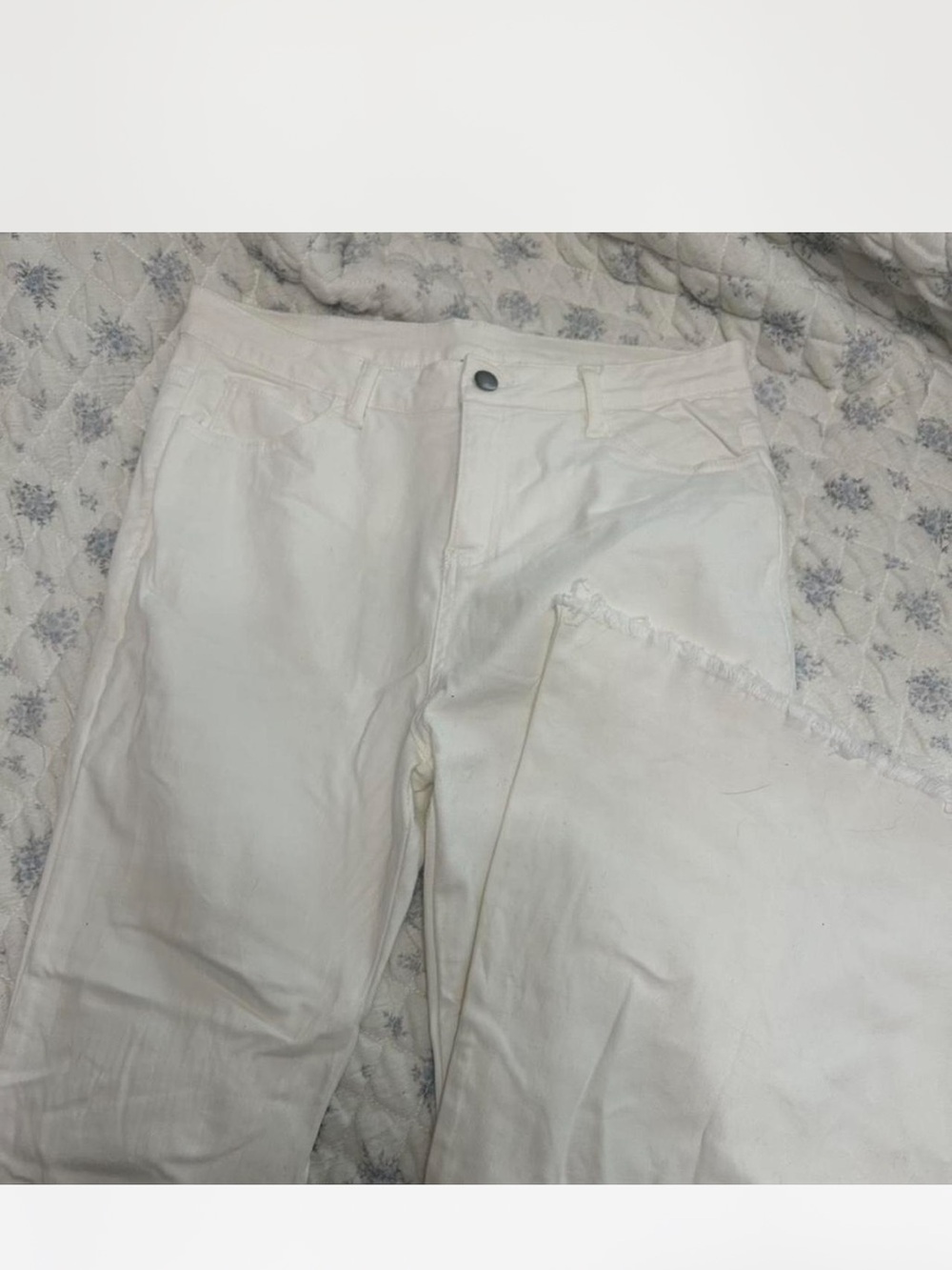 White High-Waist FlairJeans